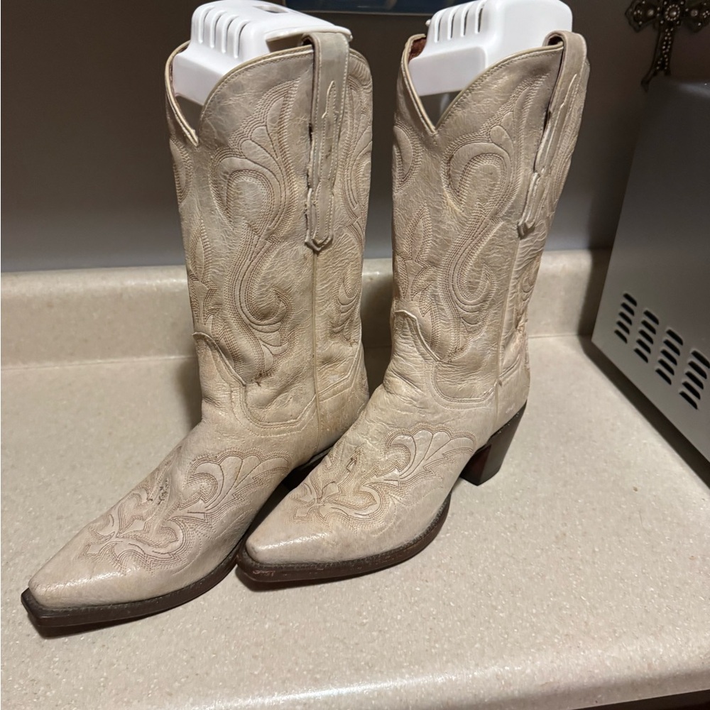 Cream Western Cowboy Boots